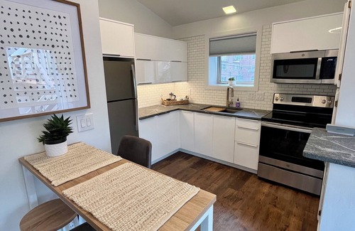 Capitol Hill Apartment | Adorable Carriage House Apartment in the Heart of Denver