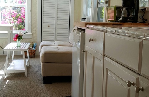 Delray Beach Apartment | Adorable Delray Beach Studio by Atlantic Ave, Intracoastal, Downtown, Ocean!