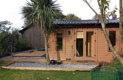 Sutton Cross House | Adventure Cabin Retreat 'The CabAnne' No Shower