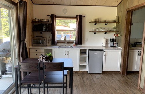 Clare Cottage | Adventure Cabin too! nCosy cabin on lake edge