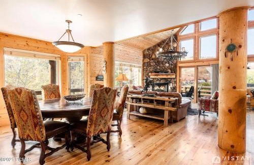 Aerie House | Aerie Alcove Lodge With Private Hot Tub & Sauna!
