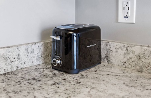 Midtown Apartment | Affordable 1-BR by DMC Detroit