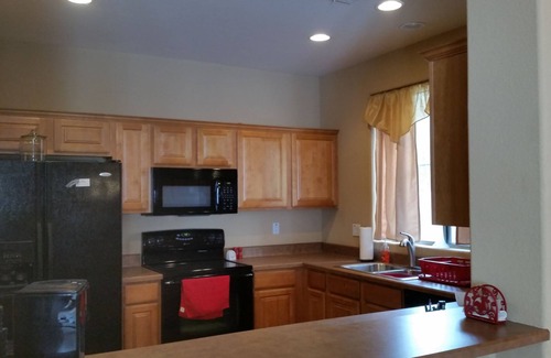 Palm Valley House | Affordable, 2 Bedroom House family friendly in the Palm Valley gated community.