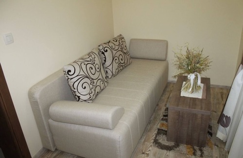 Leticani House | Agrotourism Vinia