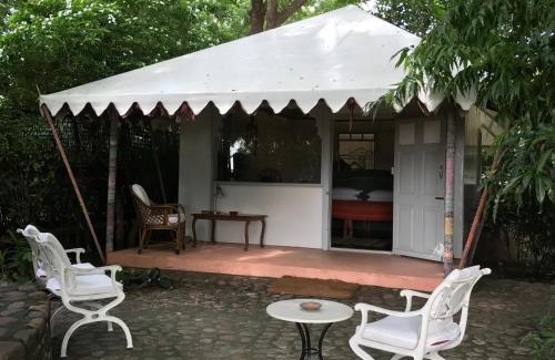 Kasrawad Hotel | Ahilya Fort