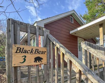 Magnetawan Cabin | Ahmic Lake Resorts Black Bear Cottage