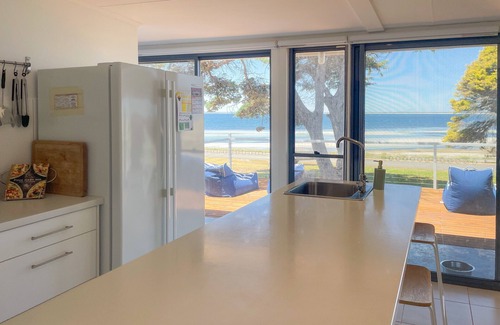 Para Wurlie House | Ahoy Point Turton - Dog friendly - Off Peak Special!