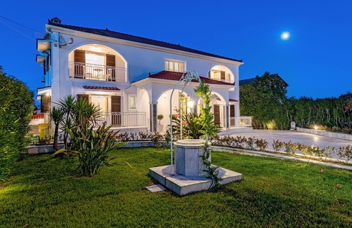 Ayios Kirikos Villa | Aigli Villa