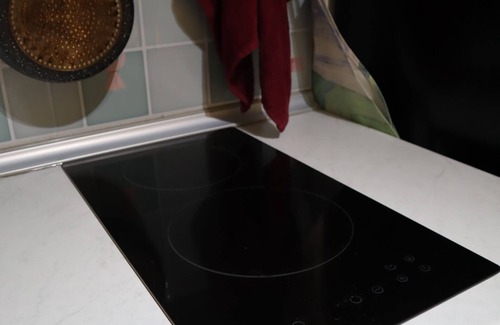 Cyberjaya Apartment | AIMIN HOMESTAYnCozy studio in peaceful Cyberjaya with WiFi, AC, fitness room