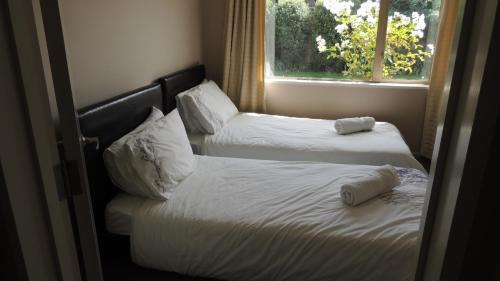 Northwood House | Airport, motorway, shopping handy