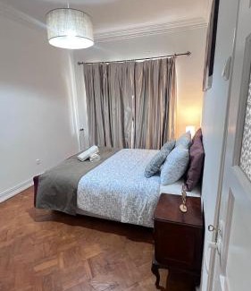 Casal da Ladeira House | airport room