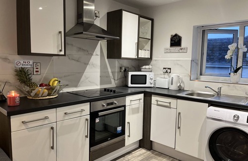 Gabalfa Apartment | AK Serviced Apartments - Blue House