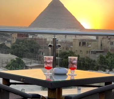 Kafrat al Jabal Hotel | AKHNATON Pyramids View Hotel With Rooftop Access & free airport pickup