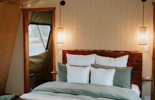 Running Stream Hotel | Akuna Estate