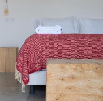 Santa Susana House | Alàpega, Live Slow