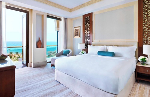 Al-Bustan Resort | Al Bustan Palace, a Ritz-Carlton Hotel