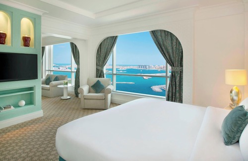 Dubai Marina Resort | Al Habtoor Grand Resort, Autograph Collection®