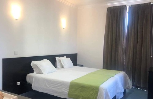 Castanheira de Pera House | AL & Snack Bar Éden