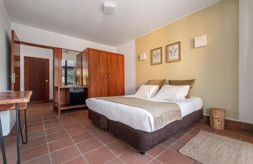 Gaviao Hotel | Alamal River Club