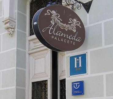 Margallo House | Alameda Palacete