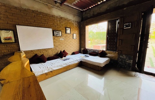 Sariska Hotel | Alampat Nest