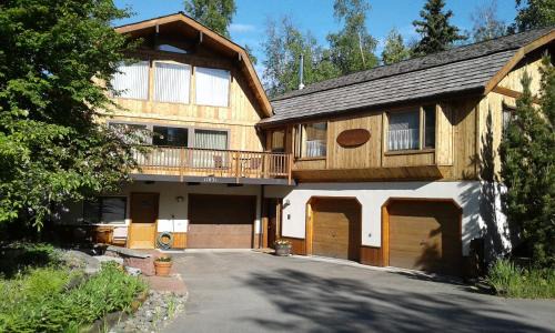 Eagle River Bed & Breakfast | Alaska Chalet Bed & Breakfast