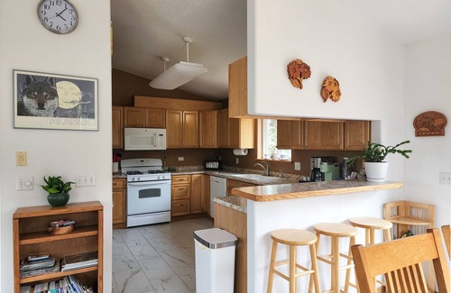 Sterling House | Alaska Fly In/Drive In, Kenai Peninsula Lodging