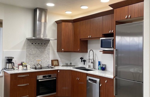 Wasilla Cottage | Alaska Getaway with Mountain Views, Full Kitchen & Private Entry