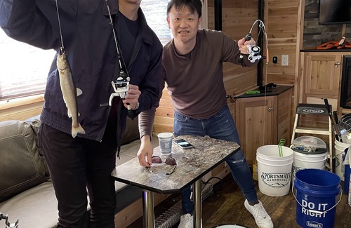 Badger Bed & Breakfast | Alaska log cabins on the pond B & B