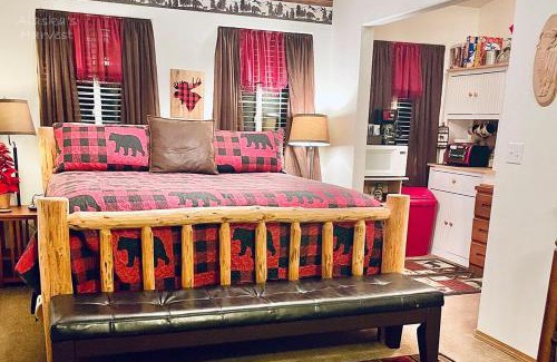 Palmer Bed & Breakfast | Alaska's Harvest Bed and Breakfast and Luxury Log Cabin