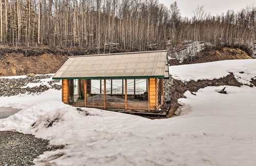 Eagle River Cottage | Alaskan Mountain Gem With Private Hot Tub & Gym!