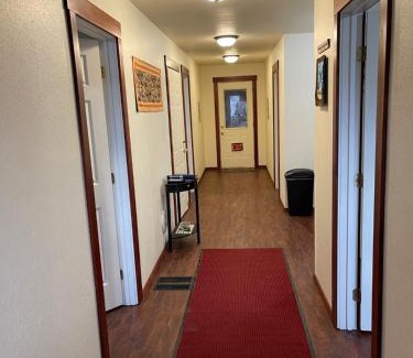 Hoonah Hotel | Alaskanorthwindinn