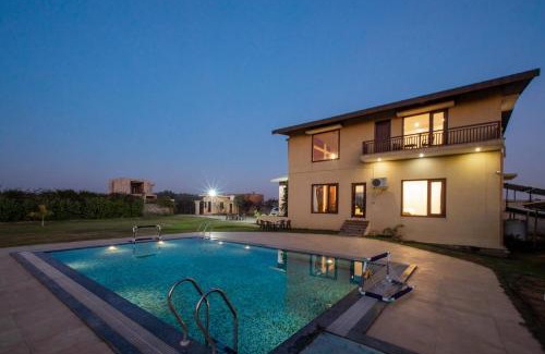 Bansur Villa | Alaya Stays 3 BHK Farmhouse wit Pvt Pool & Garden - Anantara