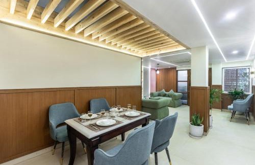 Shimla Apartment | Alaya Stays 3BHK with Garden -Evaara Woods Ridge