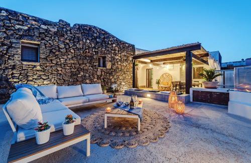 Khamma Fuori House | Alba Chiara & Mila - Sea View, Terrace and Jacuzzi