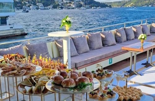 Kabatas Boat Rental | Albaker Tour VIP Yacht