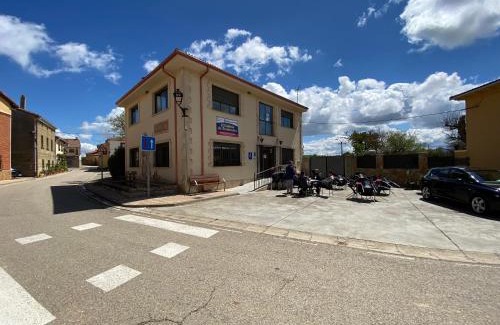 Santovenia de Oca Hostel | Albergue El Camino de Santovenia