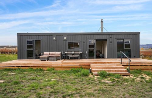 Clyde House | Alex Vineyard - Alexandra Holiday Home