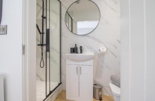 Grangemouth Apartment | Alexandra Apartment