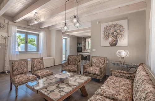 Bapiolos Villa | Alexandras's Mansion - Alexinia's House