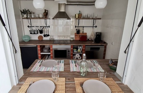 Silves House | Algarve house, sun, terrace, views and barbecue