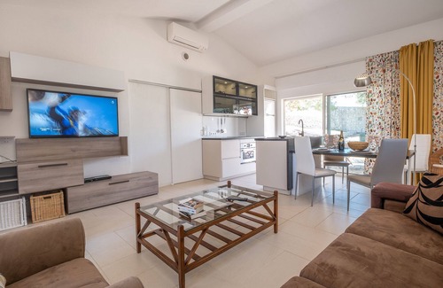 Gorjoes House | Algarve House with private pool quiet environment