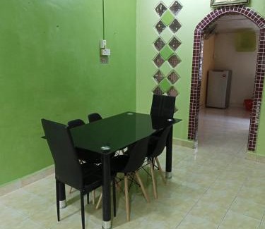 Kampung Sungai Terjun House | Ali Homestay Desa Permai Bukit Kuang