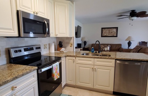 Beach Club Colony House | ALL Pets Welcome, Private Beach, Tiki Hut, Fenced Yard