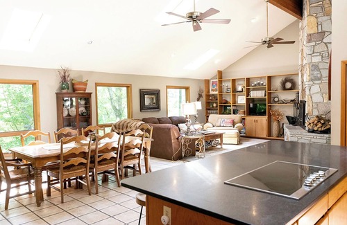 Sapphire Cabin | All-Season Mountain Retreat with Resort Access