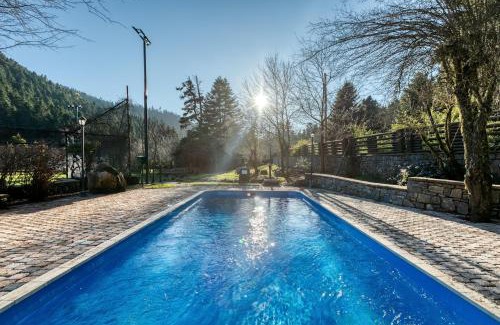 Arcadia Region Ski Chalet | All Seasons Paradise