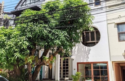 Phlabphla House | All you can need private room with king bed perfect for long stay in Bangkok