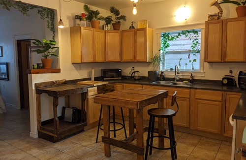 Wolfville Apartment | Alligator Suite - downtown Wolfville