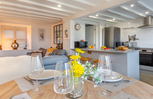 Llanfair House | Alltwen - Two Bedroom House, Sleeps 4