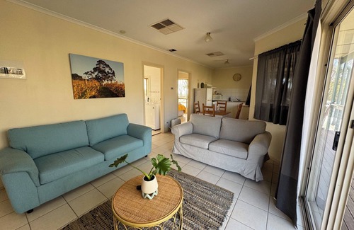 Yankalilla Villa | Allusion Farmstay & Vineyard - Unit 2 Shiraz
